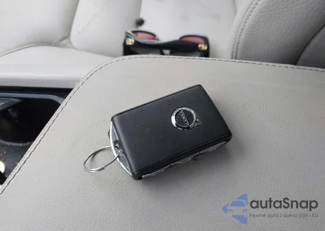 2025 Volvo Xc90 B6 Plus 7-Seater z USA, uszkodzony, nr VIN YV4062PE0S1311983